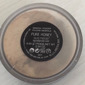 Laura Mercier Mineral Powder in Pure Honey